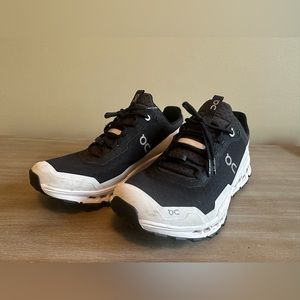 On CloudUltra Womens Running Shoes Black & White Size 10.5